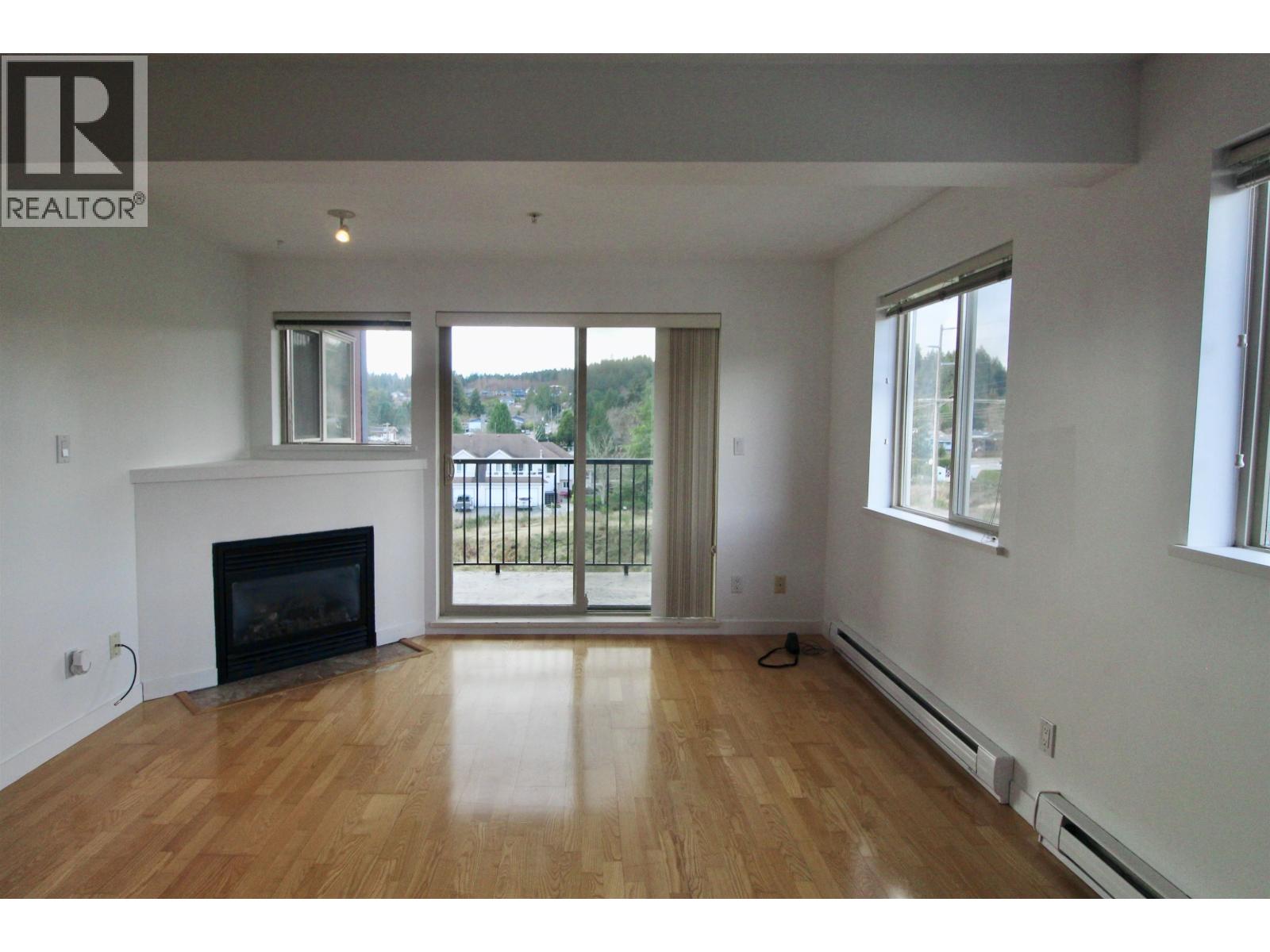 308 5631 INLET AVENUE, Sechelt