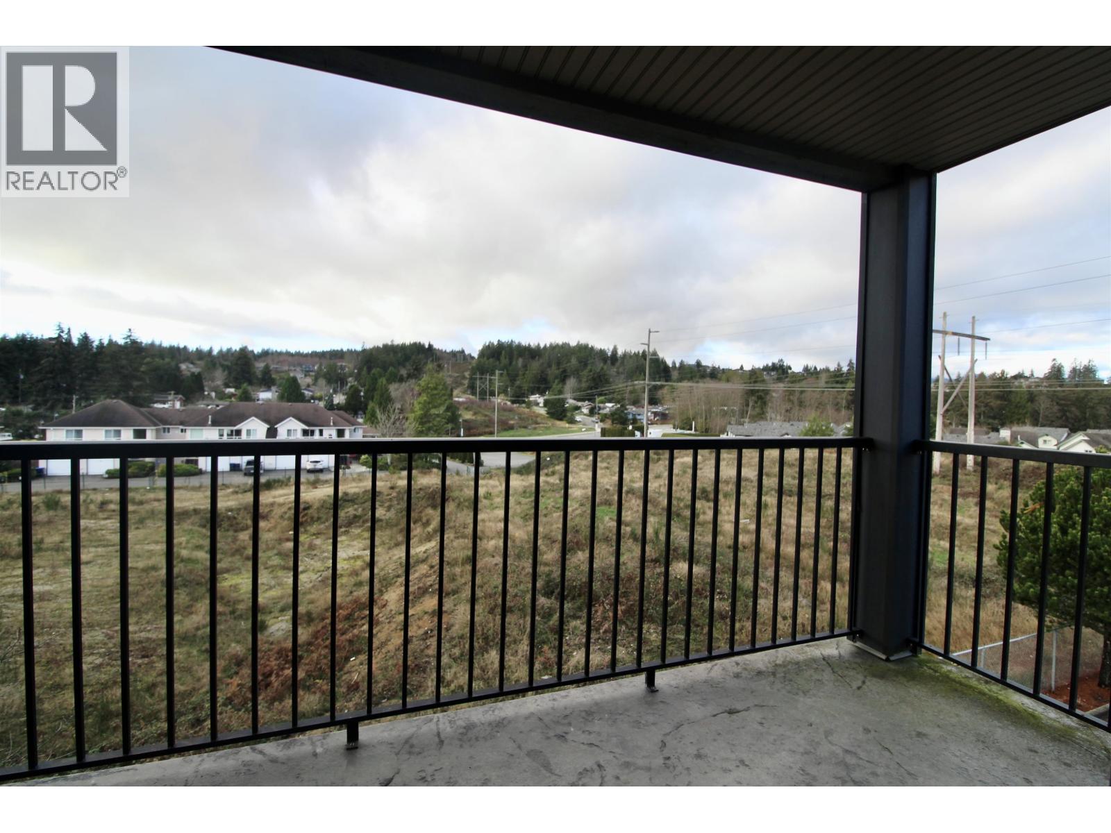 308 5631 INLET AVENUE, Sechelt
