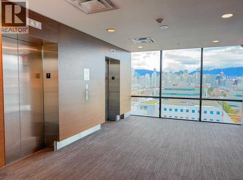 Office in Vancouver - Image 11