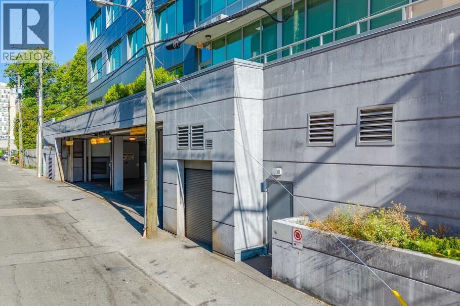 Office in Vancouver - Image 13