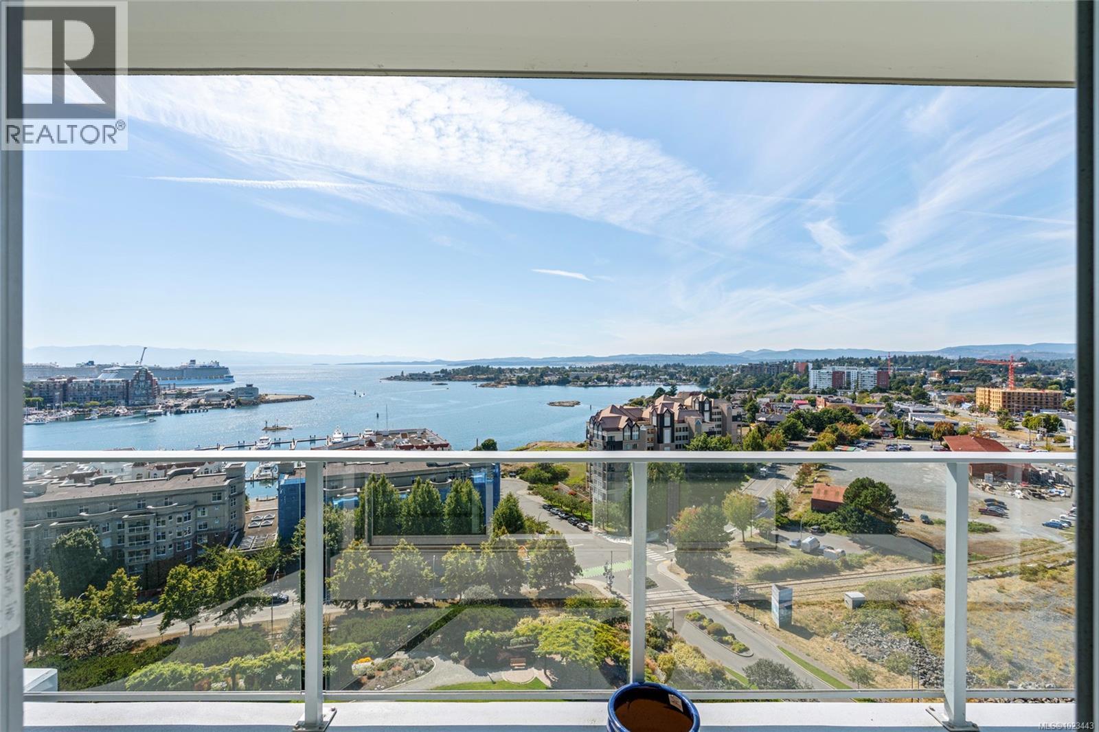 1203 60 Saghalie Road, Victoria