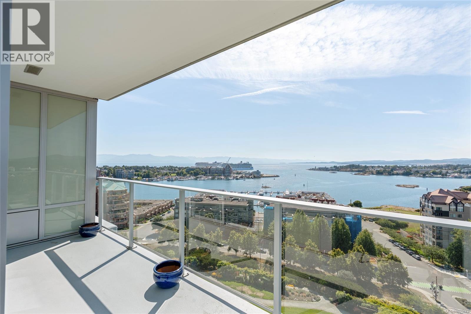 1203 60 Saghalie Road, Victoria