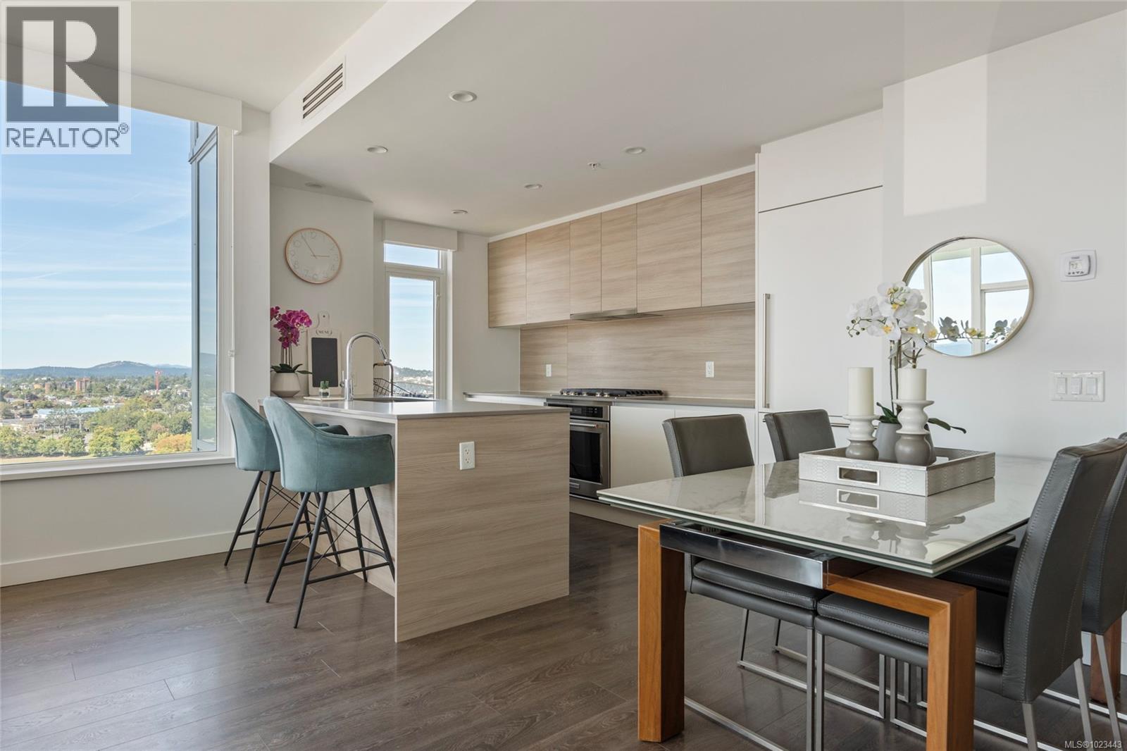 1203 60 Saghalie Road, Victoria