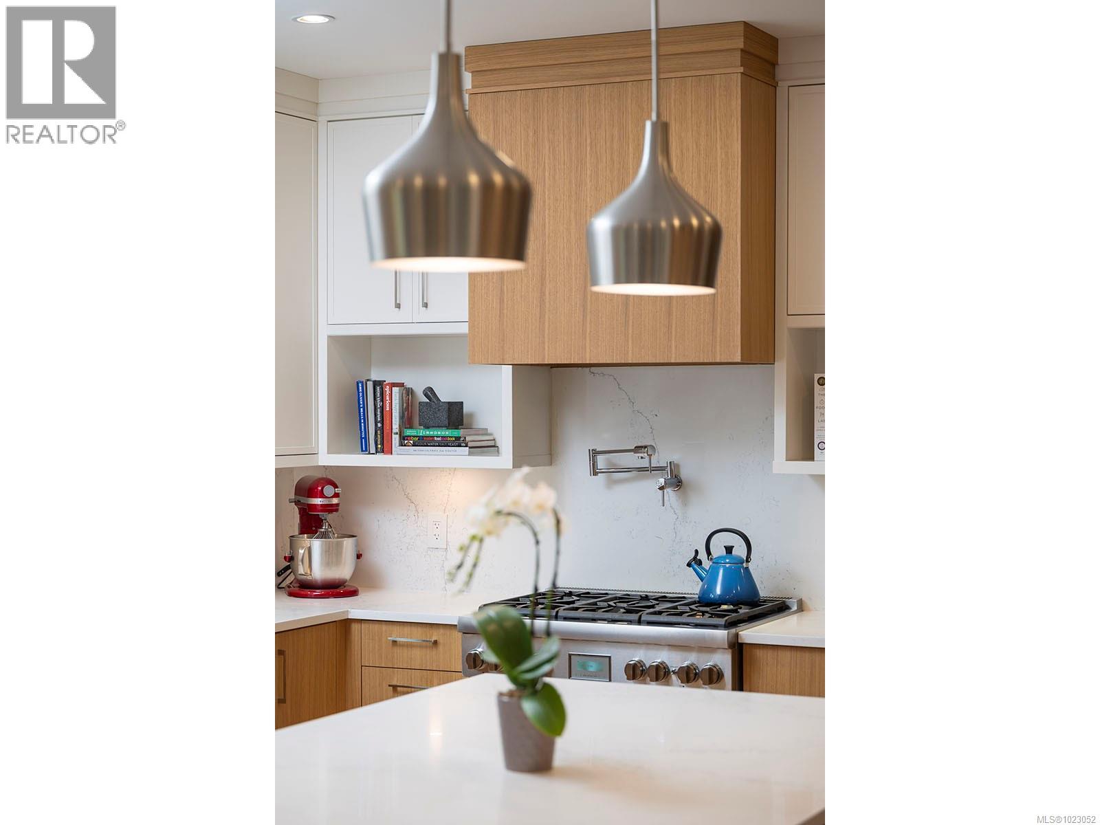  2580 Sherwood Lane, Saanich