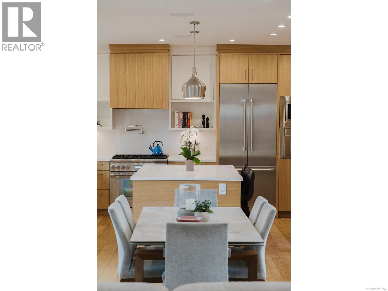  2580 Sherwood Lane, Saanich