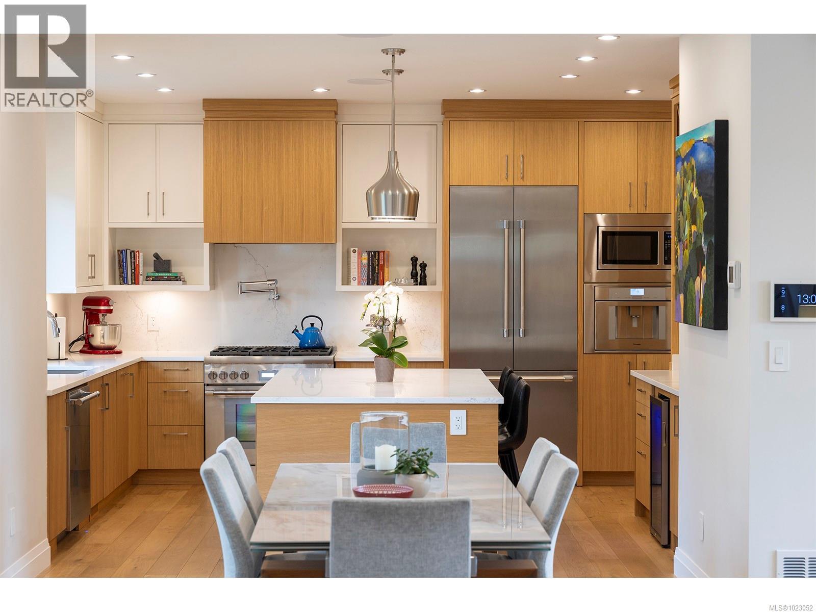  2580 Sherwood Lane, Saanich