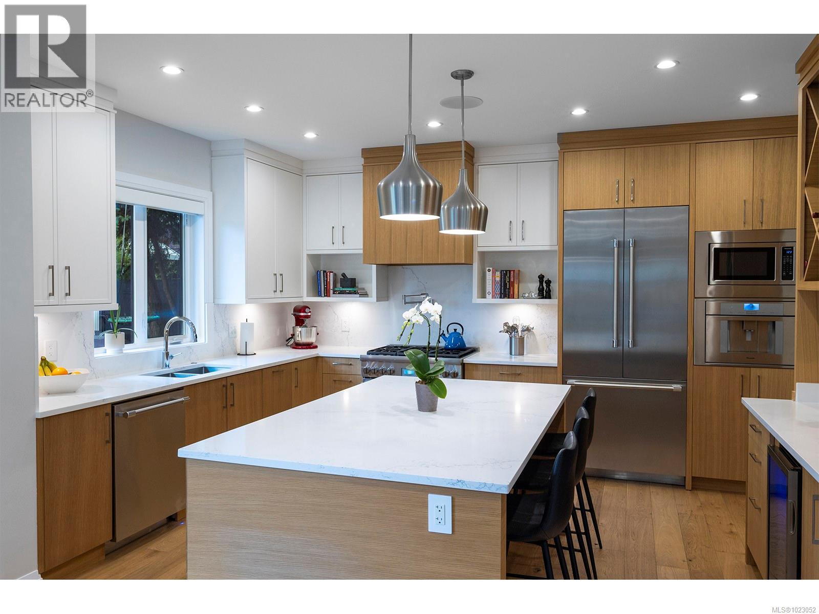  2580 Sherwood Lane, Saanich