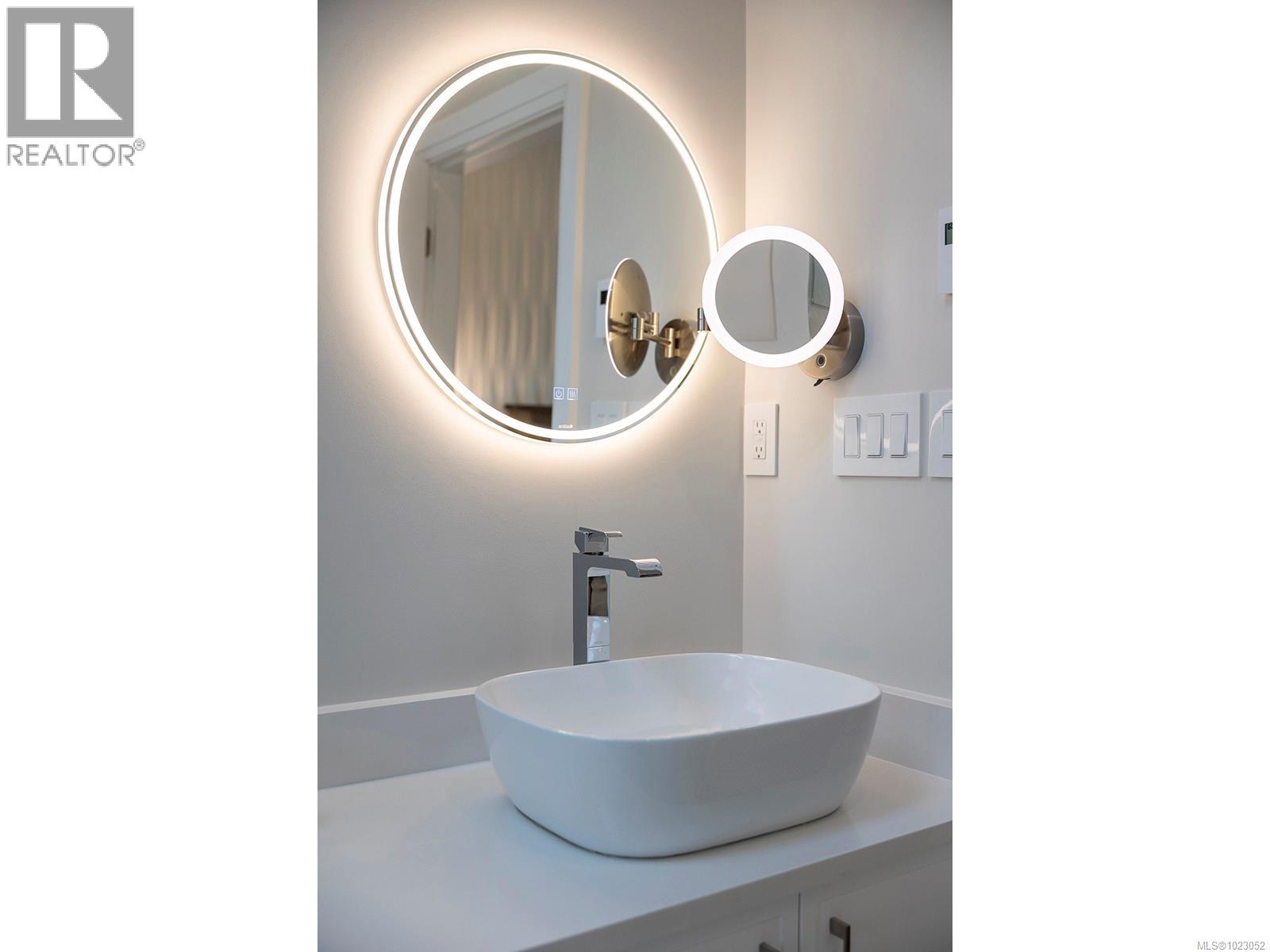  2580 Sherwood Lane, Saanich