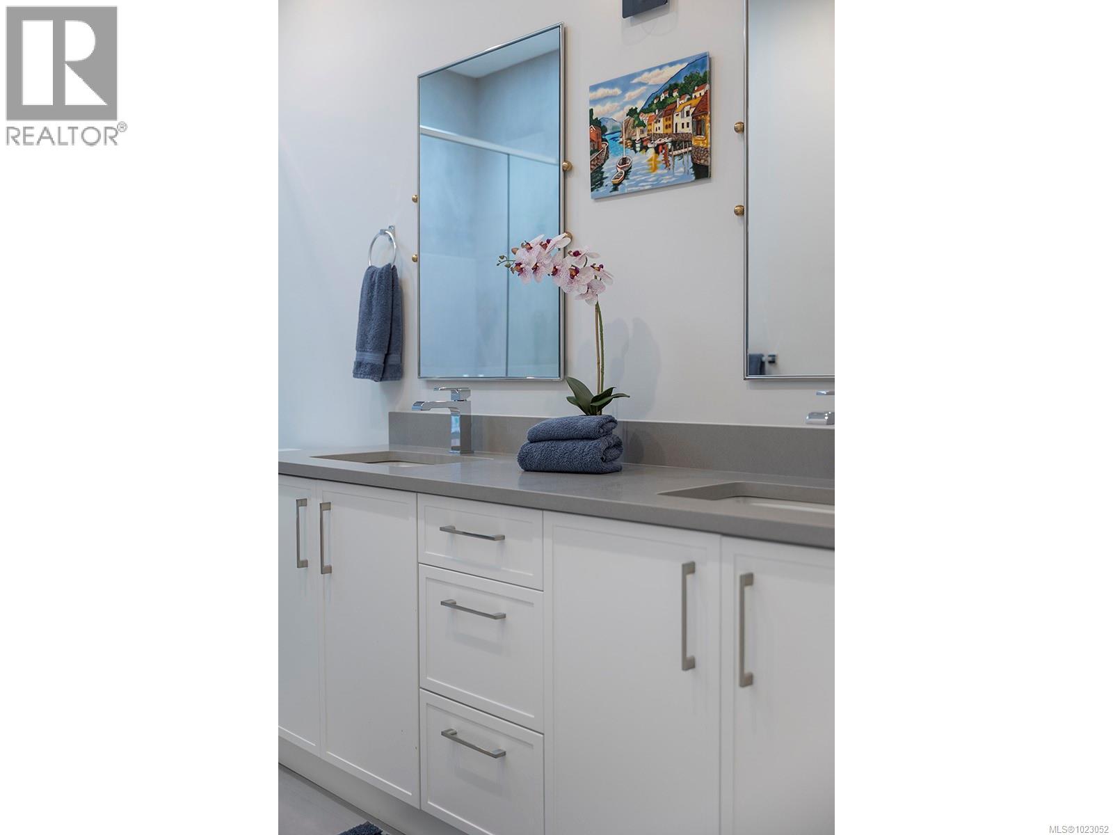  2580 Sherwood Lane, Saanich