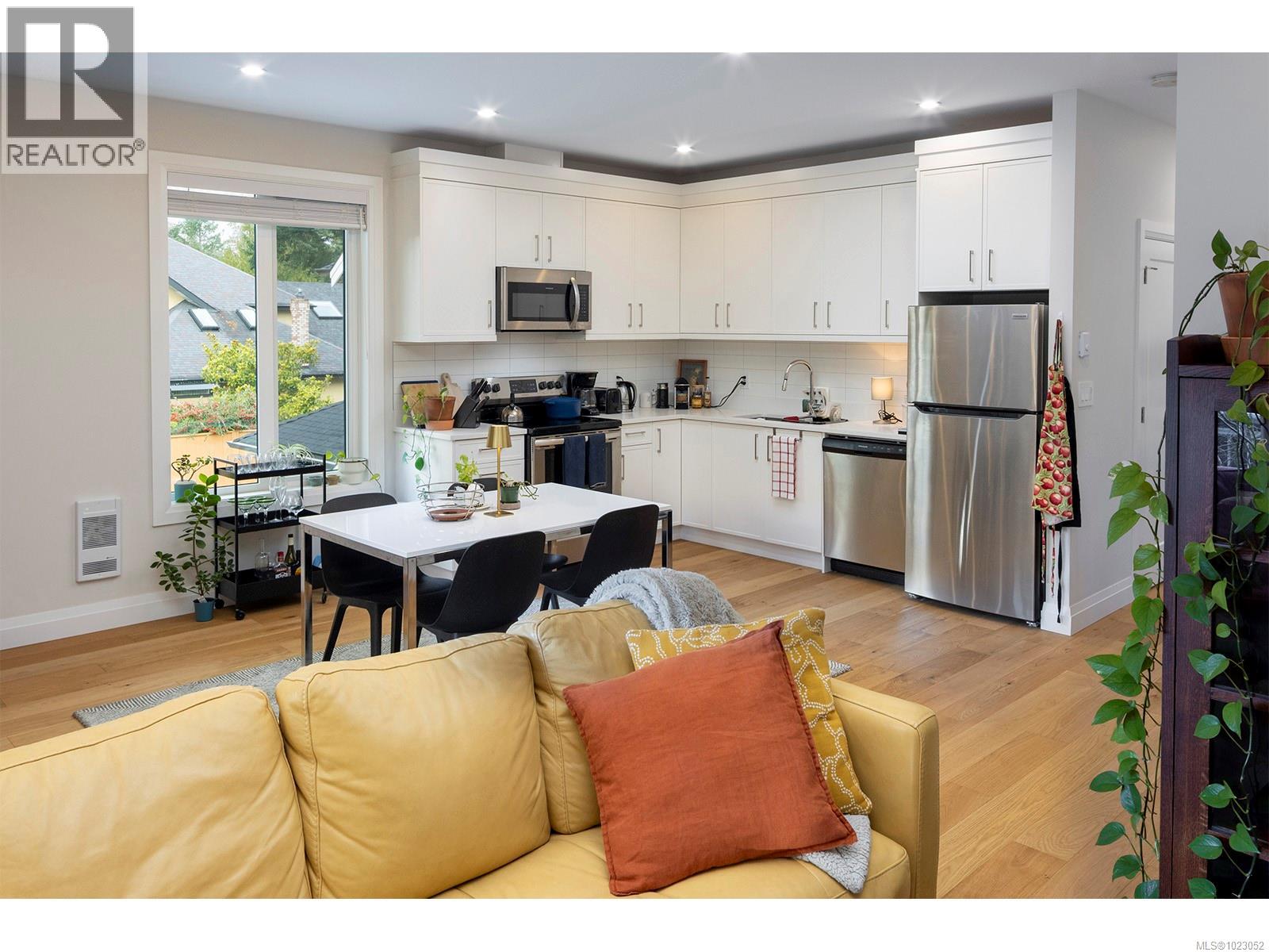  2580 Sherwood Lane, Saanich