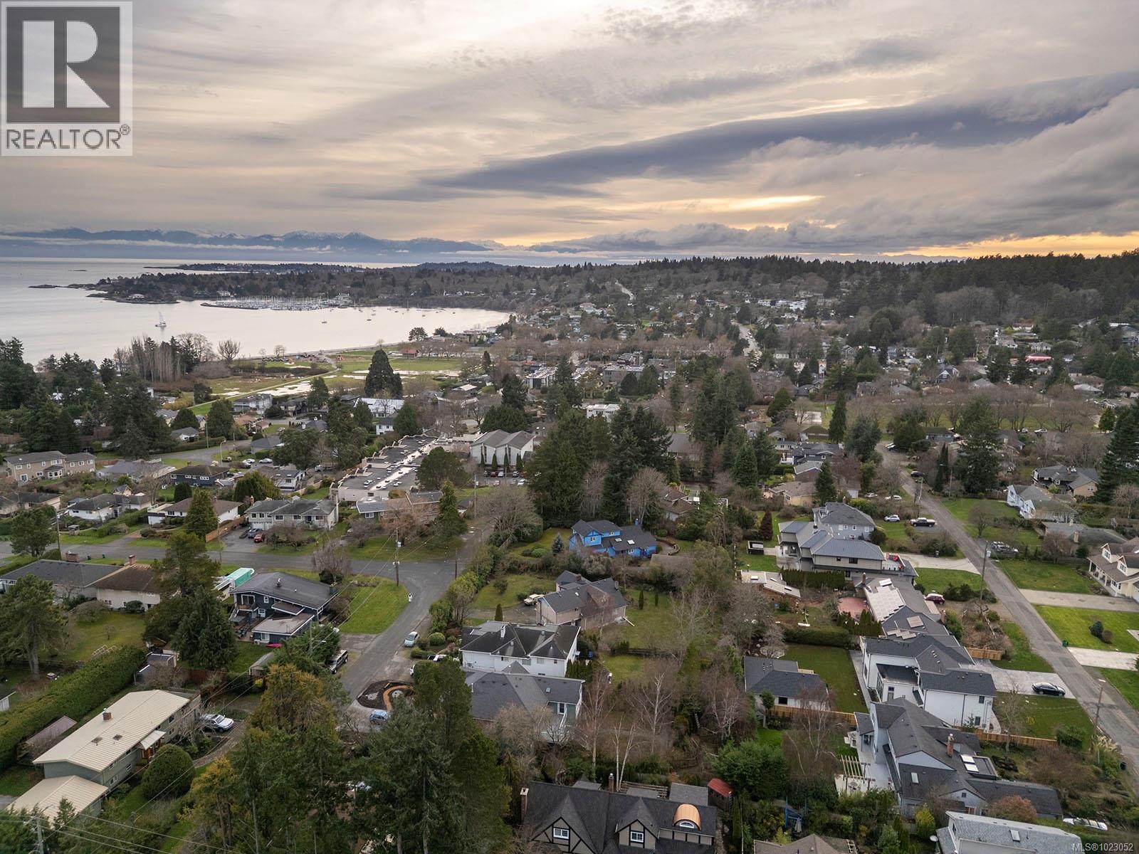  2580 Sherwood Lane, Saanich