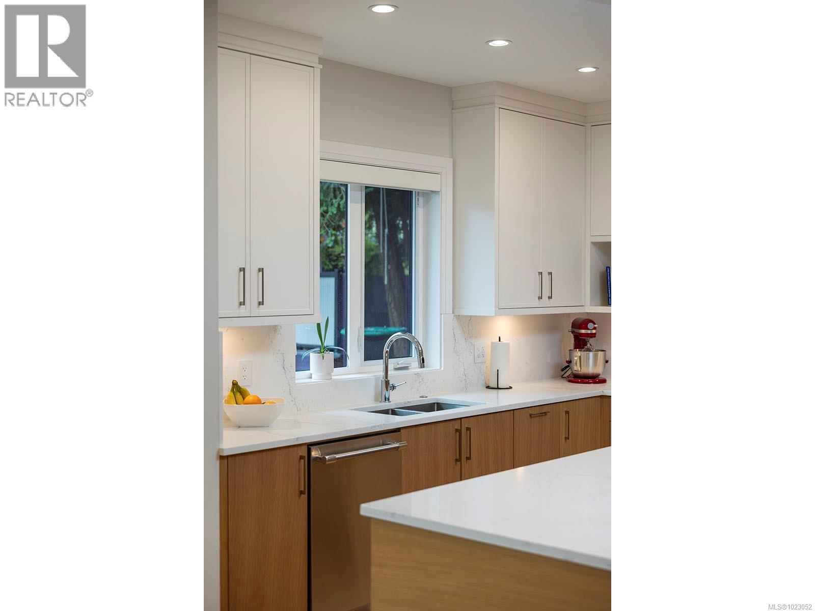  2580 Sherwood Lane, Saanich