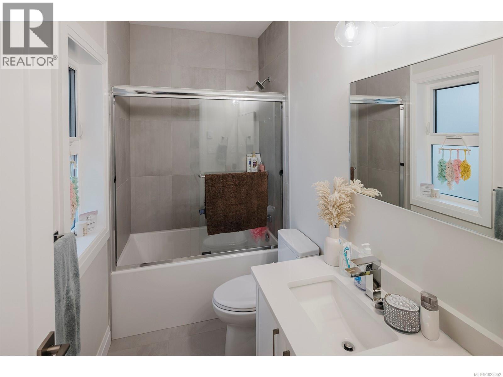  2580 Sherwood Lane, Saanich