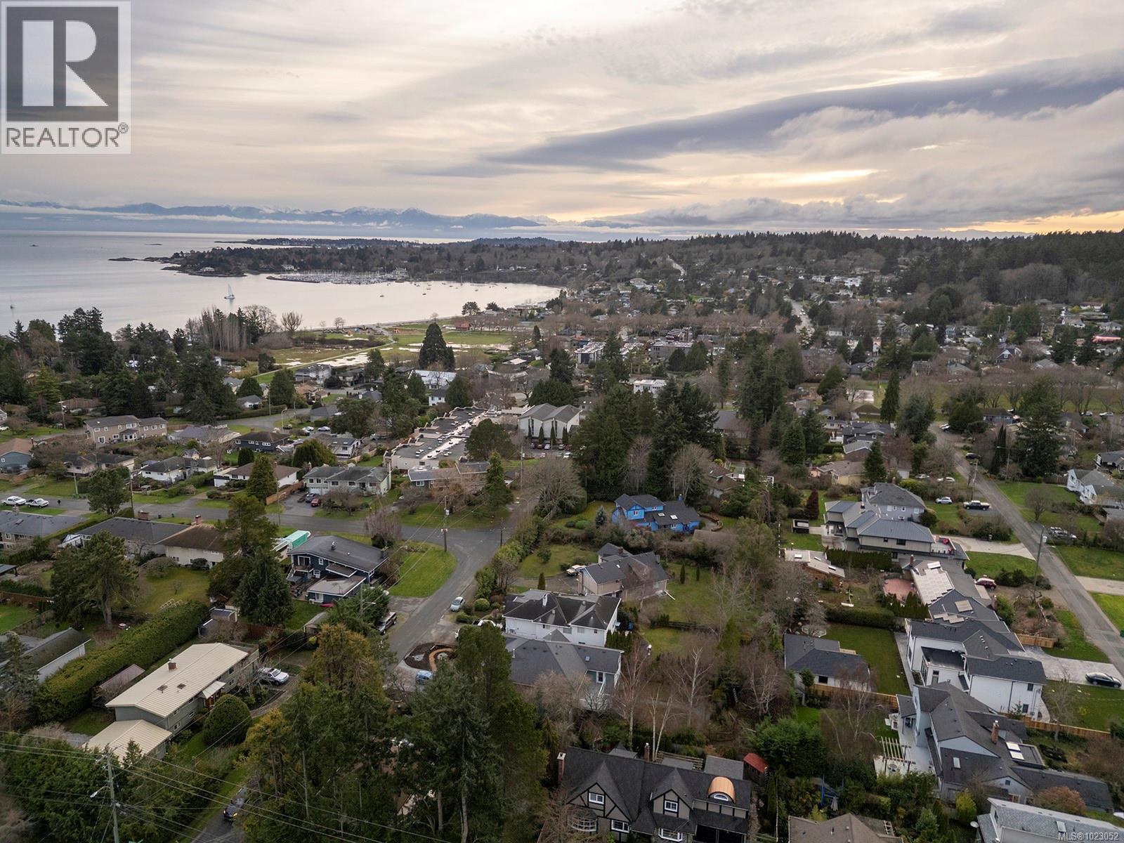  2580 Sherwood Lane, Saanich