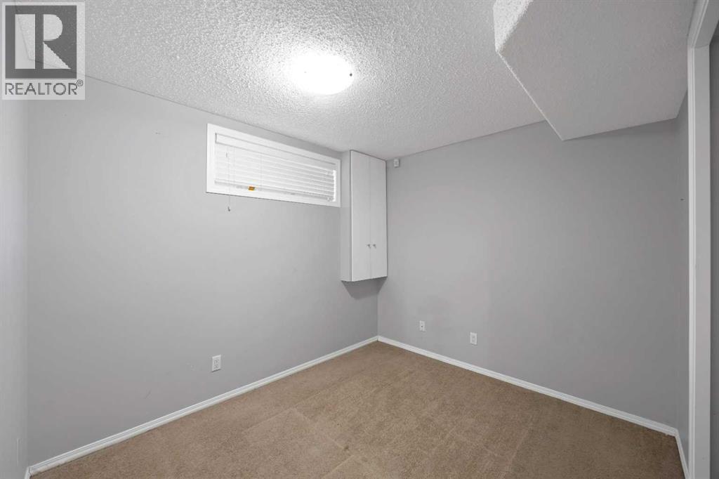 Single Family House for Sale in  Taravista Street NE Taradale Calgary 