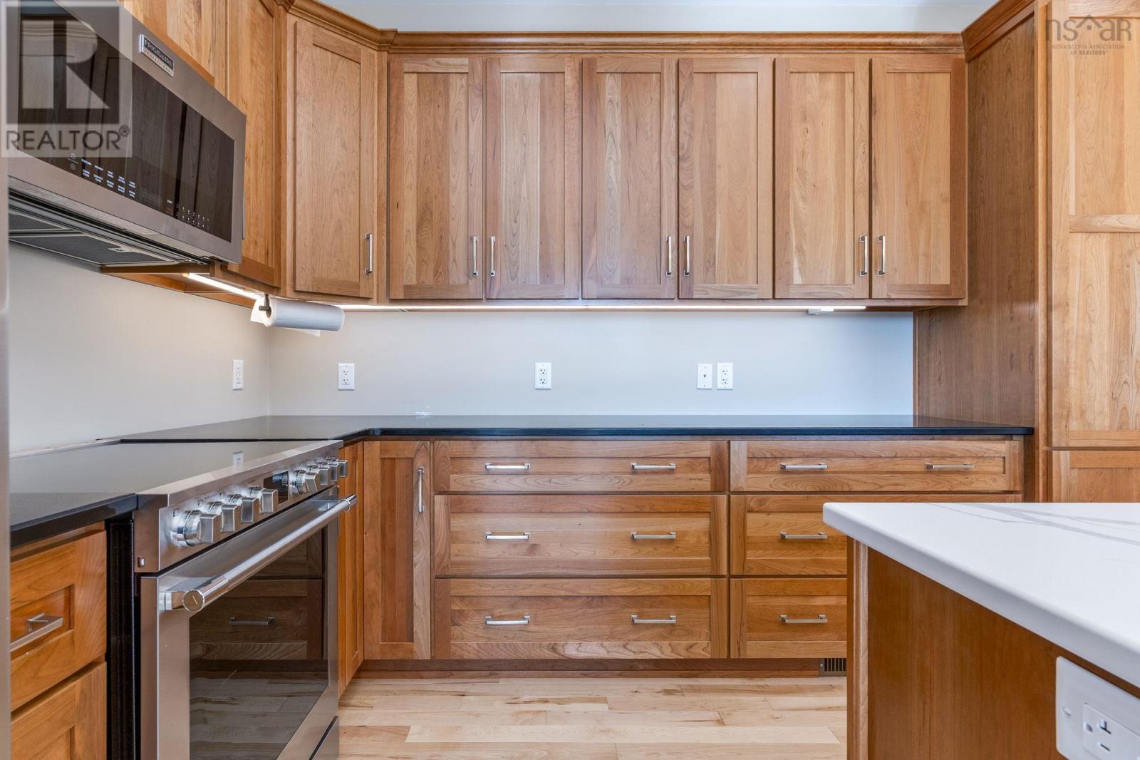 Property 12 of 44 of 61 Highland Drive