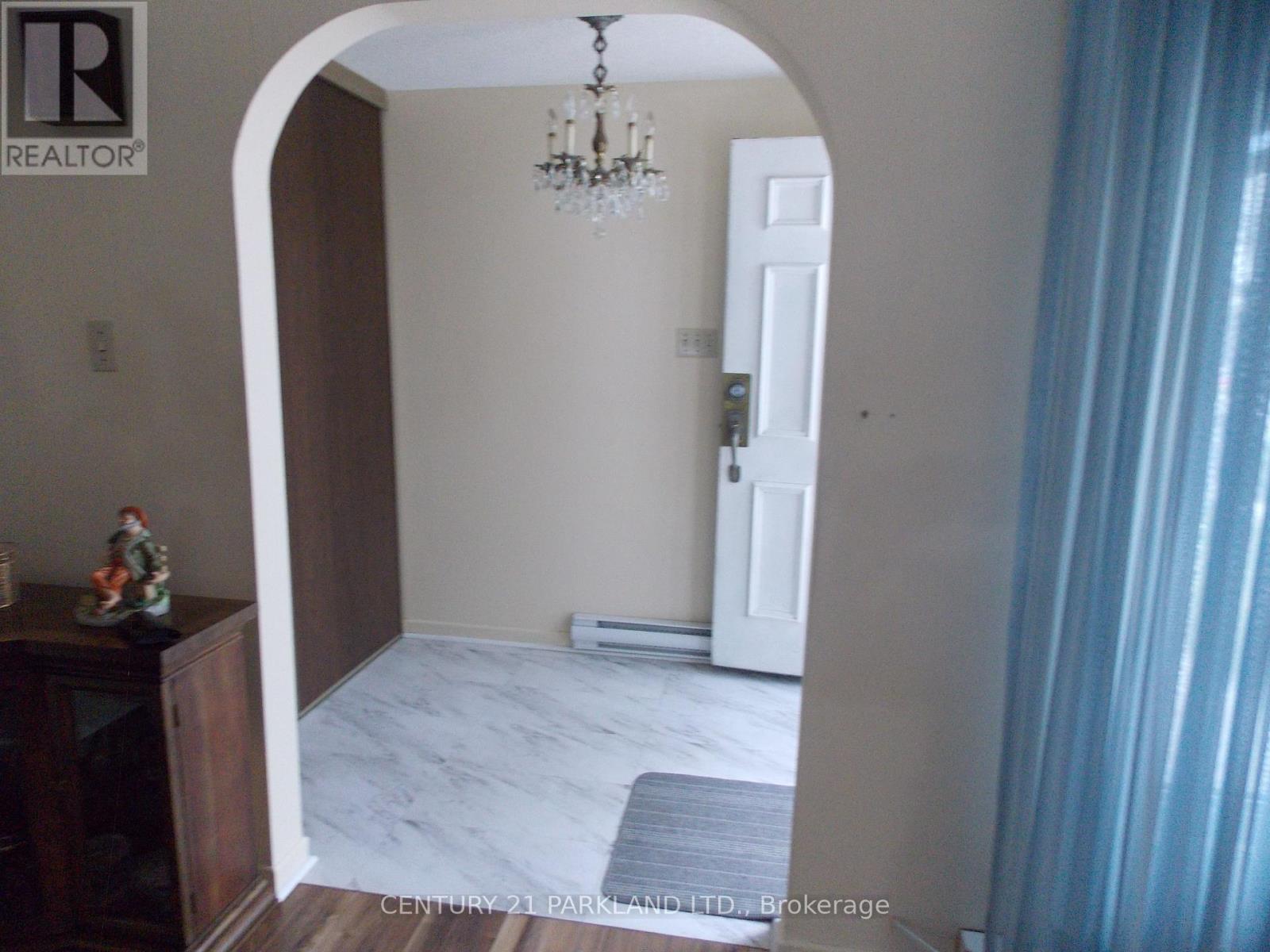 42 ANTIBES DRIVE - 18