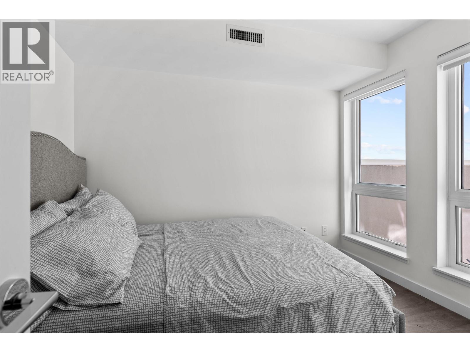 House in Vancouver - Image 12