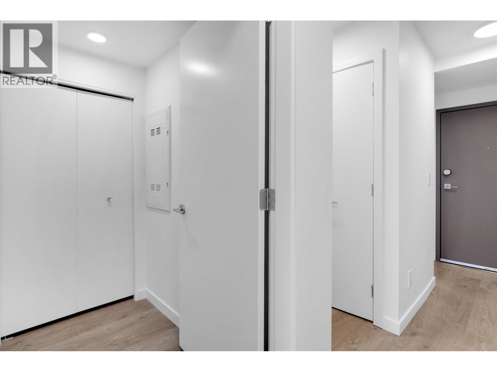 House in Vancouver - Image 21