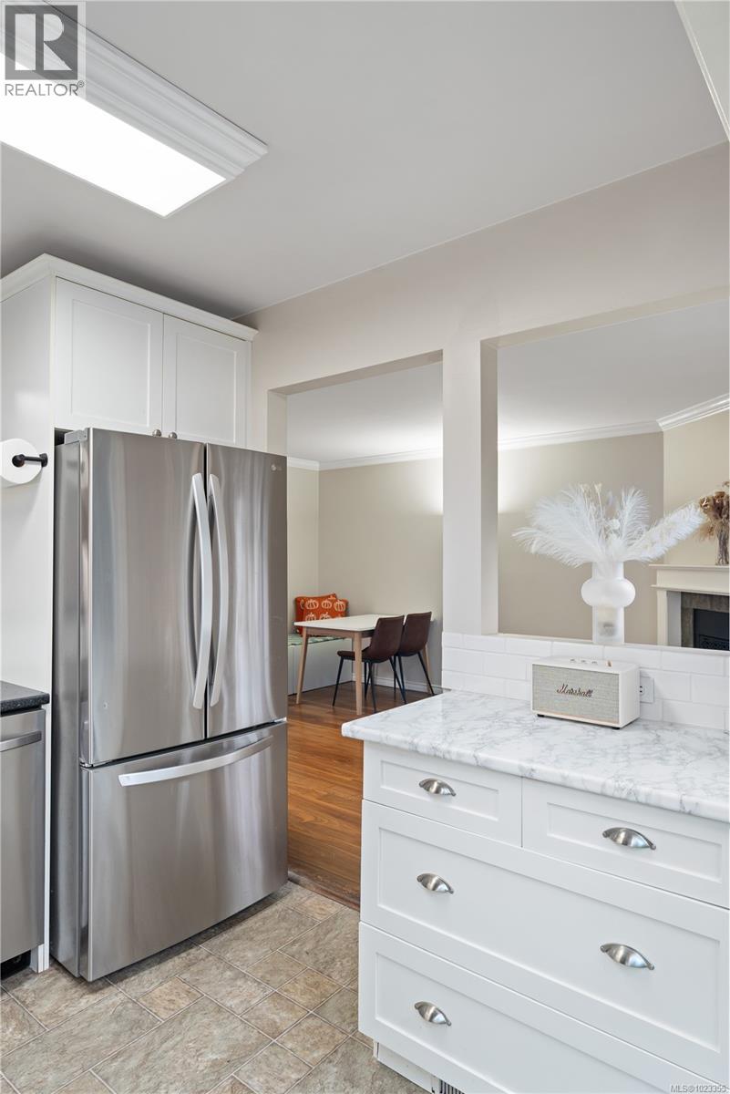 21 3947 Cedar Hill Cross Road, Saanich