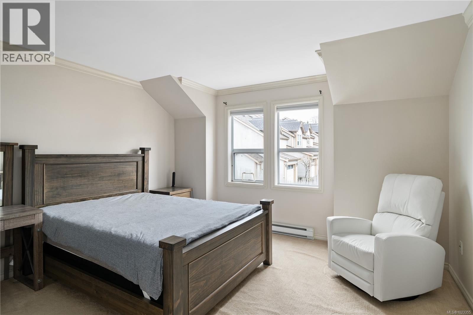 21 3947 Cedar Hill Cross Road, Saanich