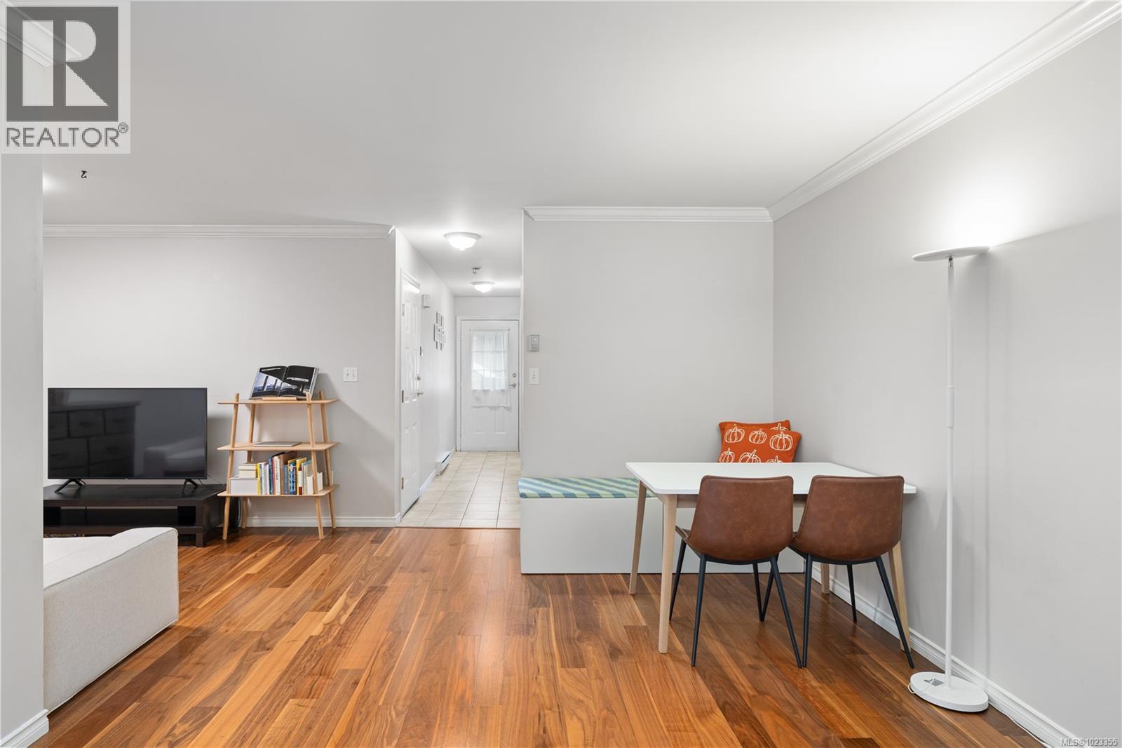 21 3947 Cedar Hill Cross Road, Saanich