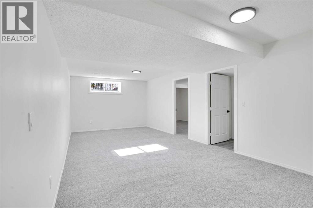 Single Family House for Sale in  Taralea Place NE Taradale Calgary 