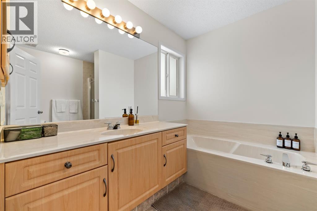 Single Family House for Sale in  Panorama Hills Way NW Panorama Hills Calgary 