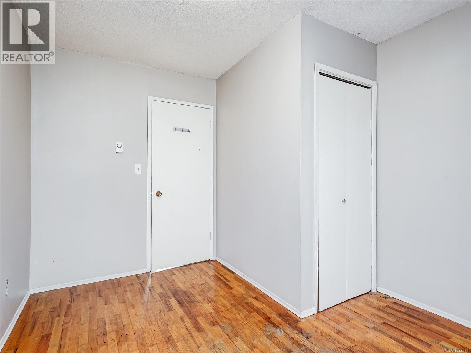 A & B 1725 Feltham Road, Saanich