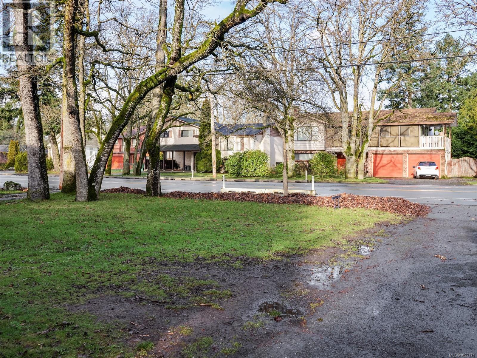 A & B 1725 Feltham Road, Saanich