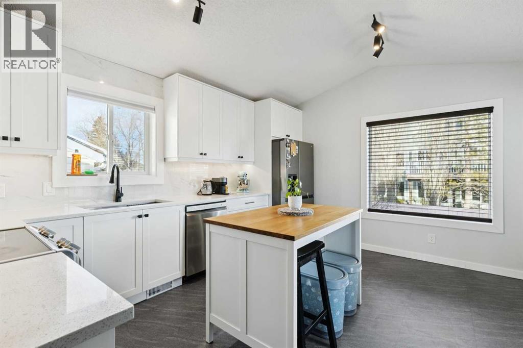 Single Family House Bi-level for Sale in  Hawkmount Green NW Hawkwood Calgary 