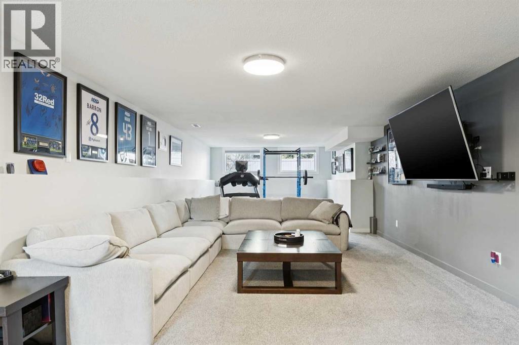 Single Family House Bi-level for Sale in  Hawkmount Green NW Hawkwood Calgary 