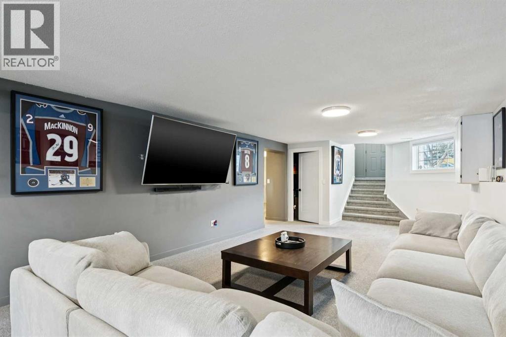 Single Family House Bi-level for Sale in  Hawkmount Green NW Hawkwood Calgary 