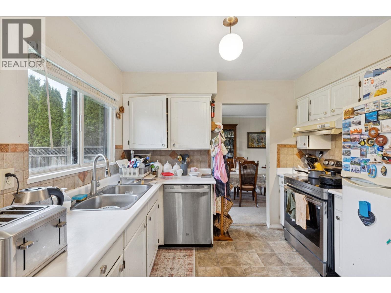 5045 10A Avenue, Delta