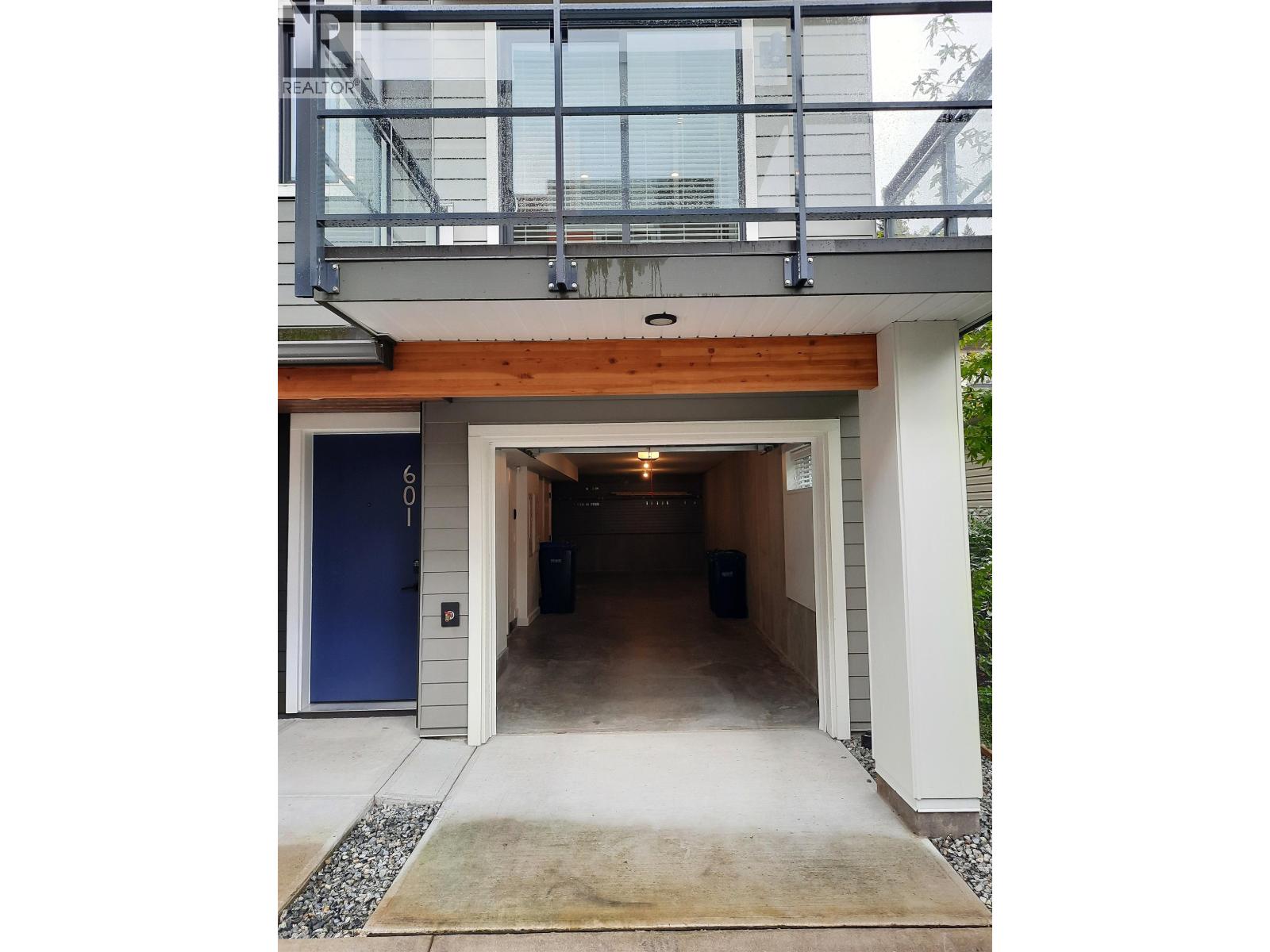 601 3021 ST GEORGE STREET, Port Moody