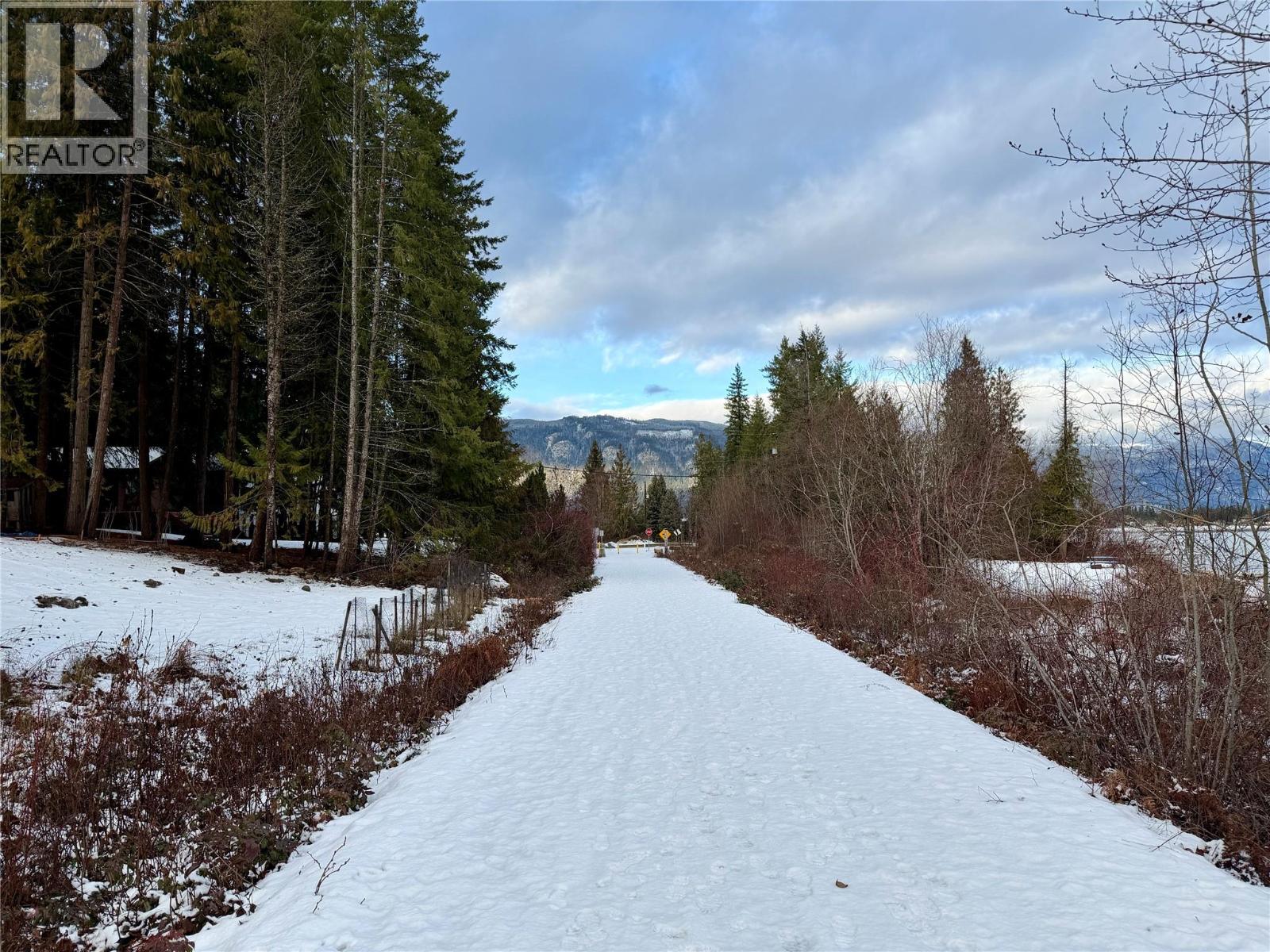  9884 Mara West Road, Sicamous