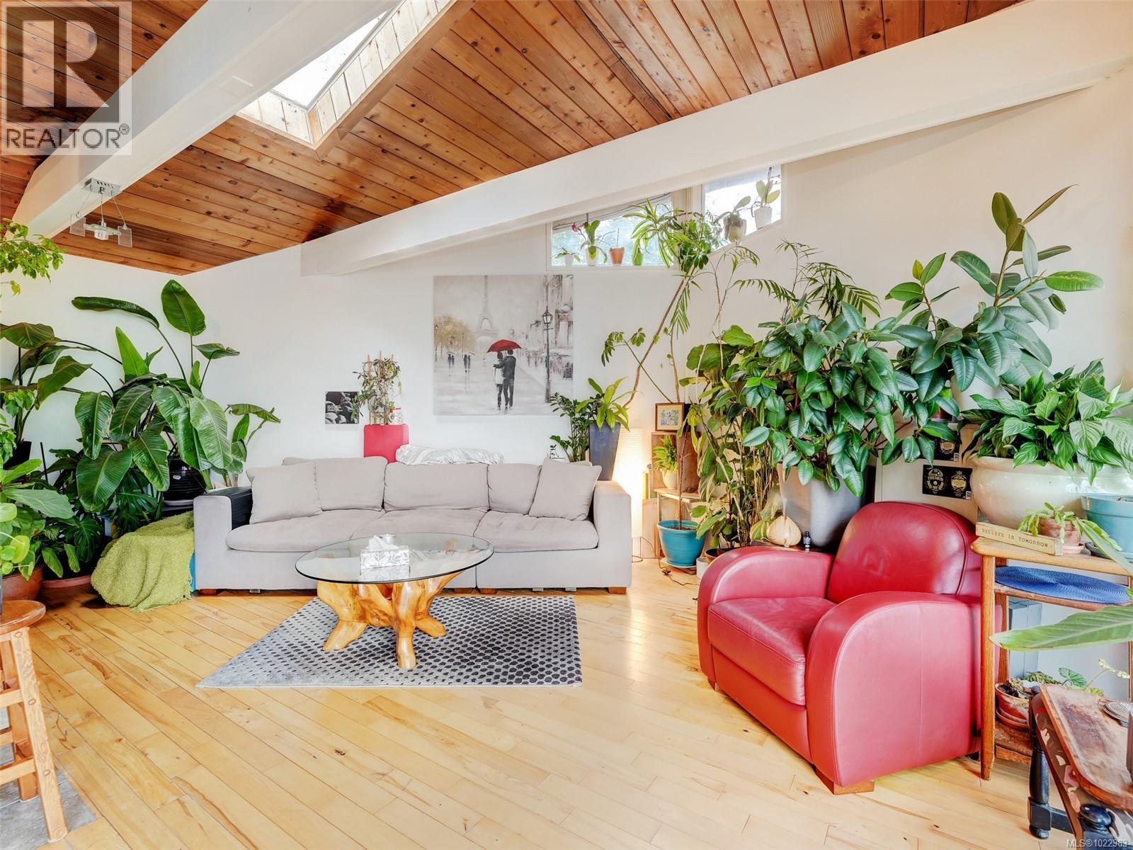  4553 Cordova Bay Road, Saanich