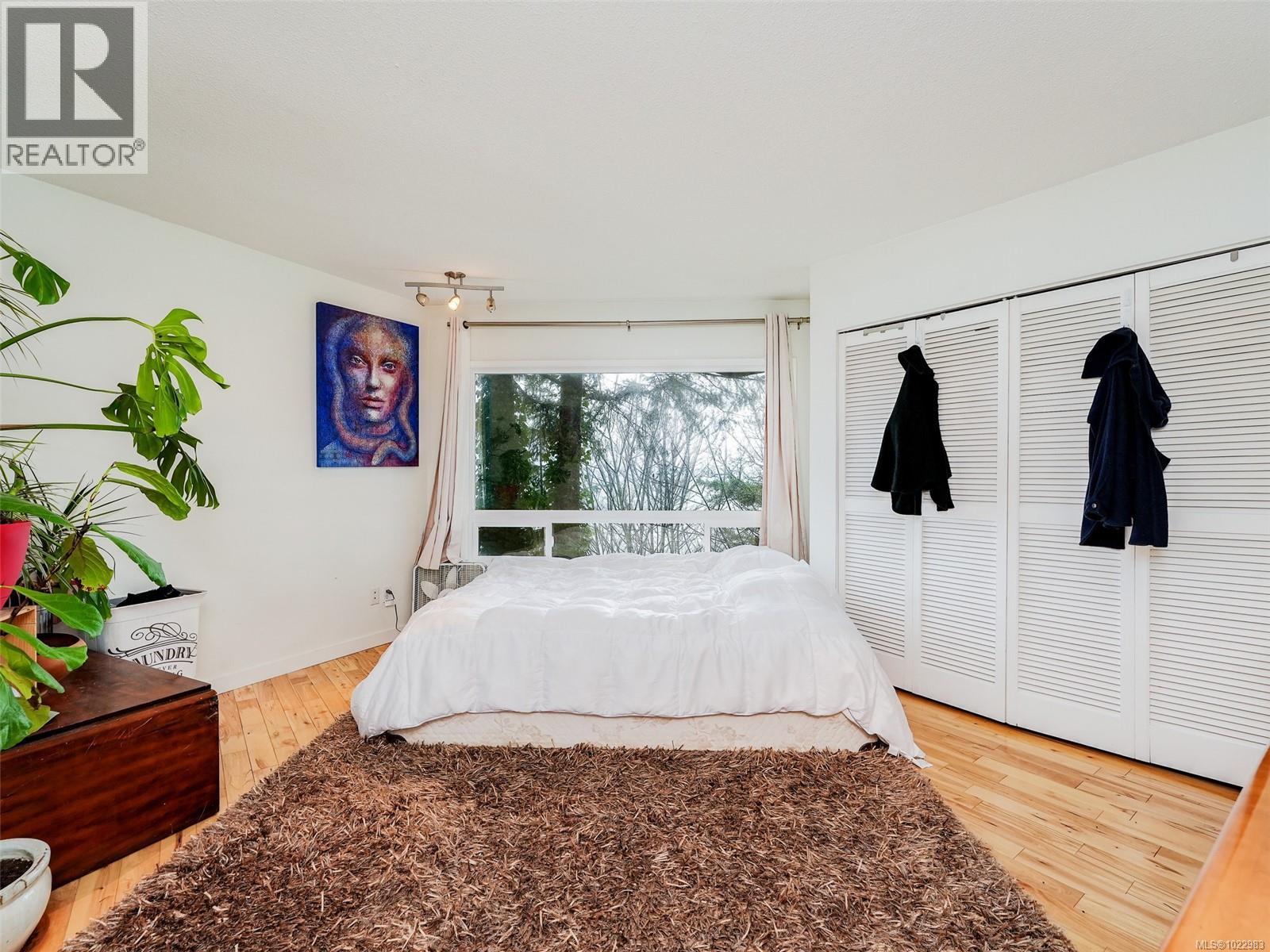  4553 Cordova Bay Road, Saanich