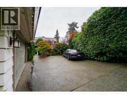 4820 Headland Drive, West Vancouver, BC V7W2Z3 Photo 36