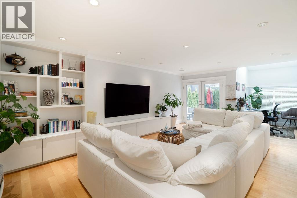 4820 HEADLAND DRIVE, West Vancouver