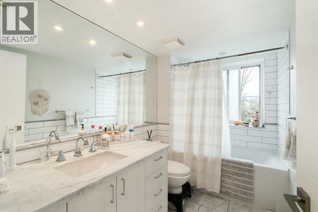 4820 HEADLAND DRIVE, West Vancouver