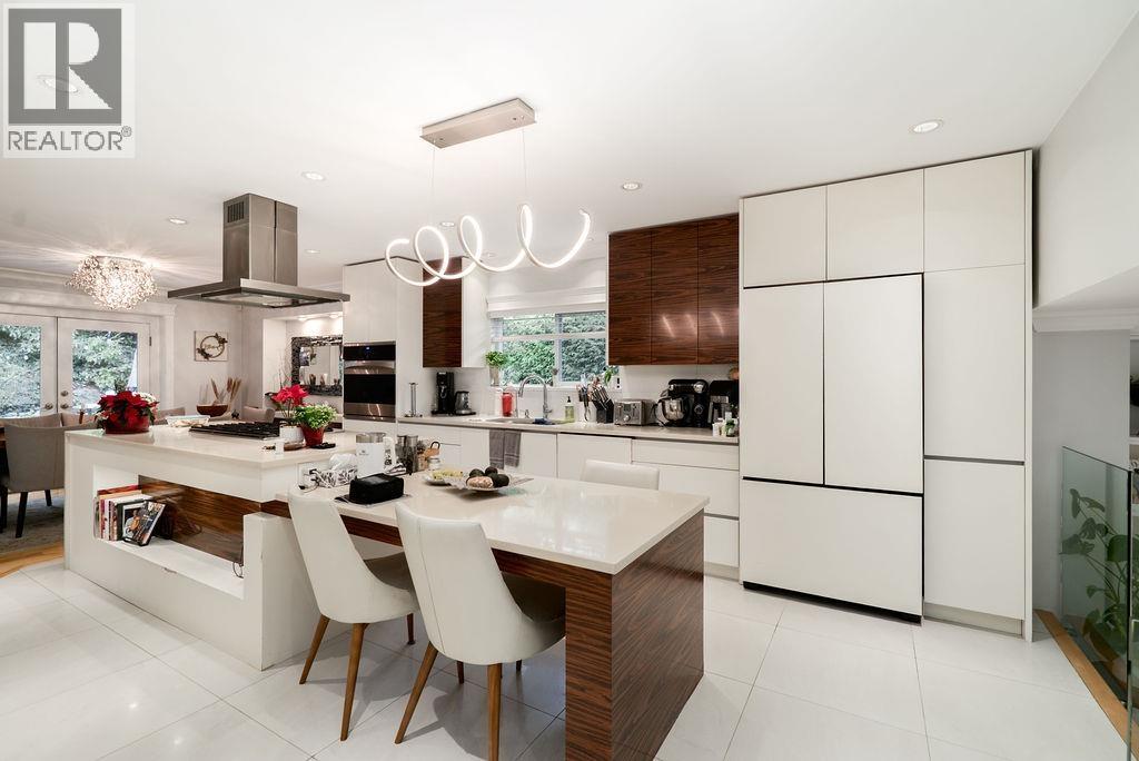 4820 HEADLAND DRIVE, West Vancouver