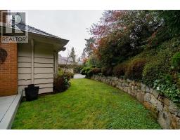 4820 Headland Drive, West Vancouver, BC V7W2Z3 Photo 35