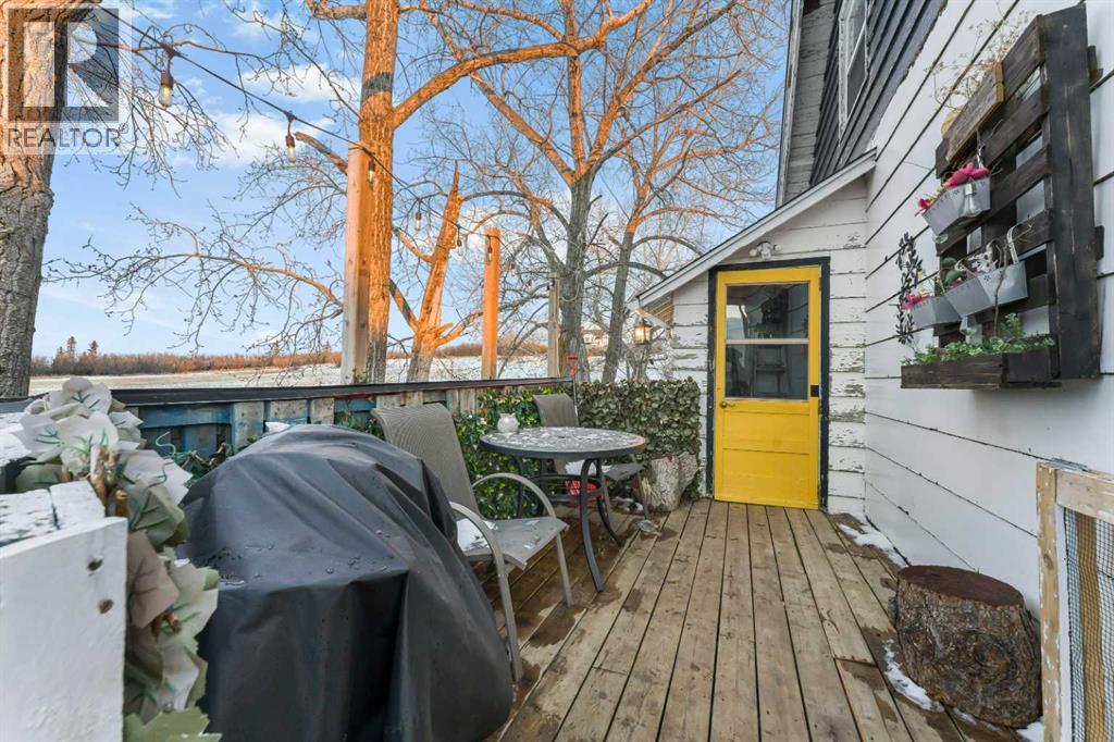 1-4, 320075 Range Road 240 - Photo 4 of 50, Rural Kneehill County, Alberta