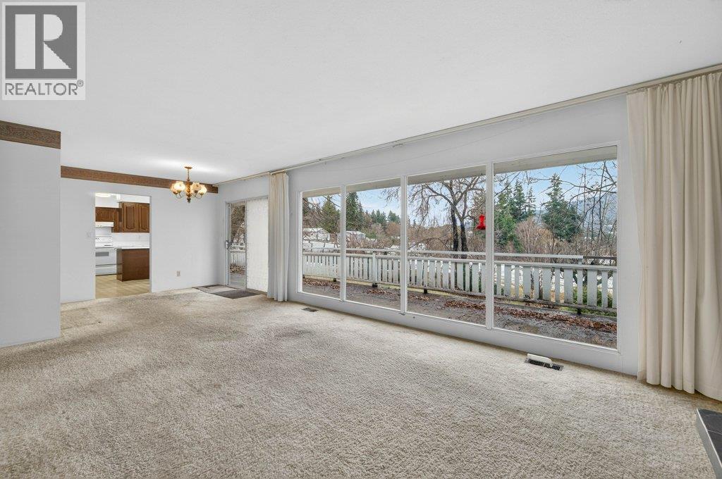 2850 30 Avenue NE, Salmon Arm