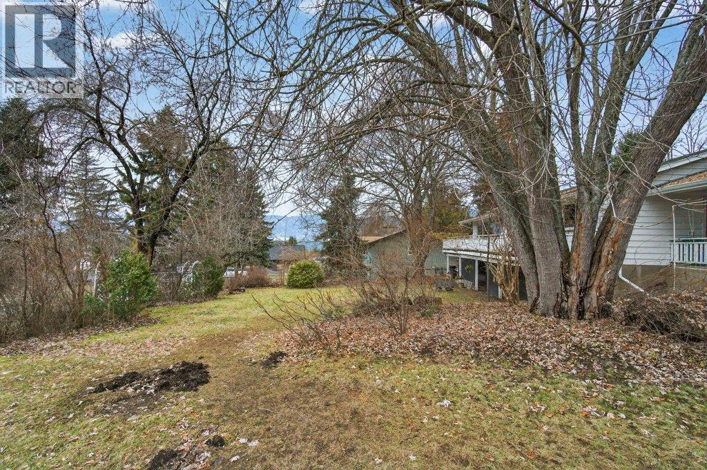 2850 30 Avenue NE, Salmon Arm