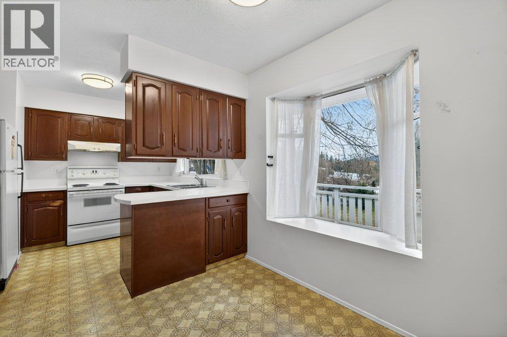 2850 30 Avenue NE, Salmon Arm