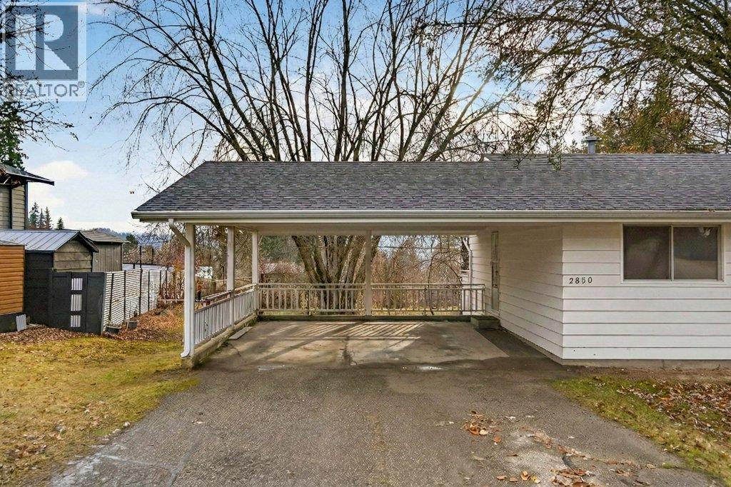 2850 30 Avenue NE, Salmon Arm