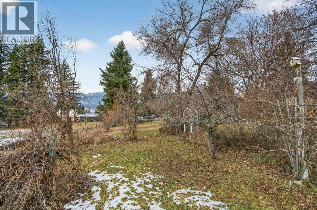 2850 30 Avenue NE, Salmon Arm