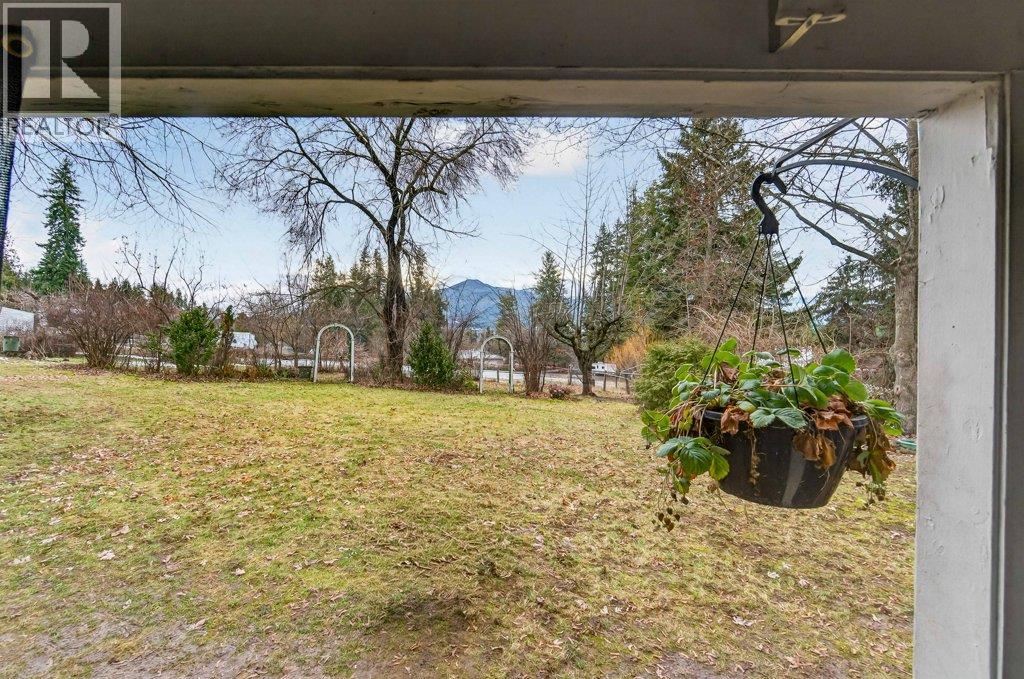 2850 30 Avenue NE, Salmon Arm